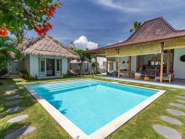 Pool with Sundeck Villa Nakal Kuta