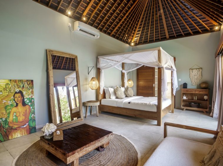 Villa Nabi bedroom with ensuite bathroom
