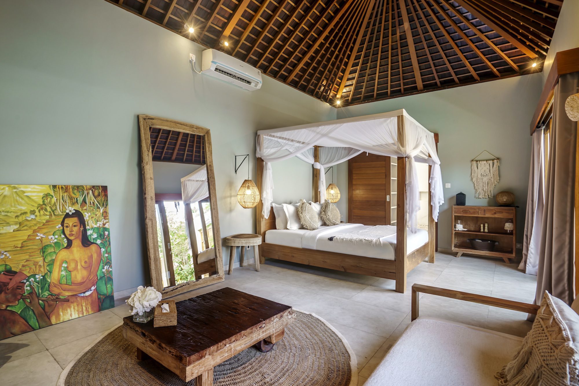 Villa Nabi bedroom with ensuite bathroom