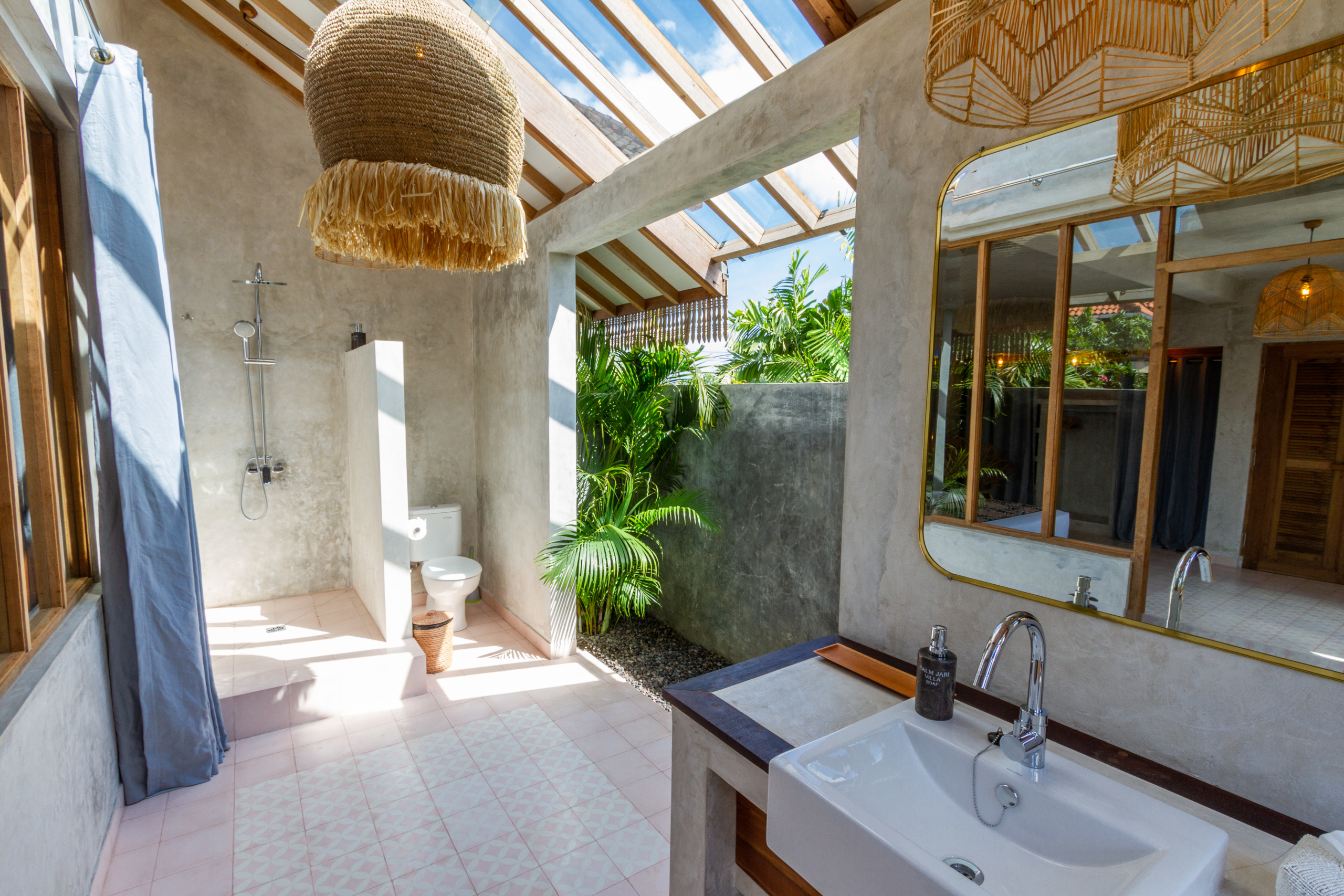 Bathroom Villa Palm Jari Canggu