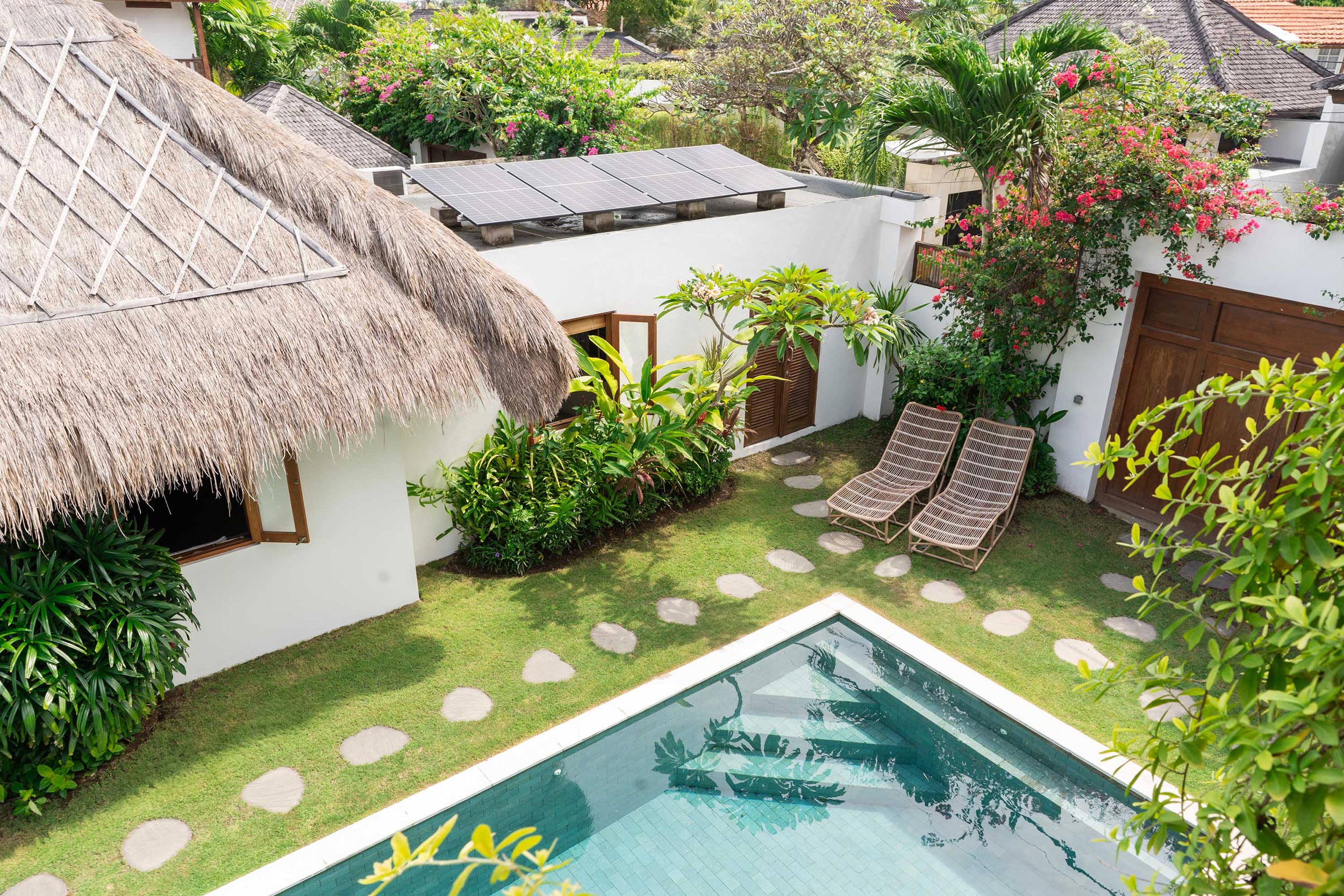 Modern Bali villa with pool – article on Bali villa regulations, KBLI 2025, and Airbnb rules 2026.