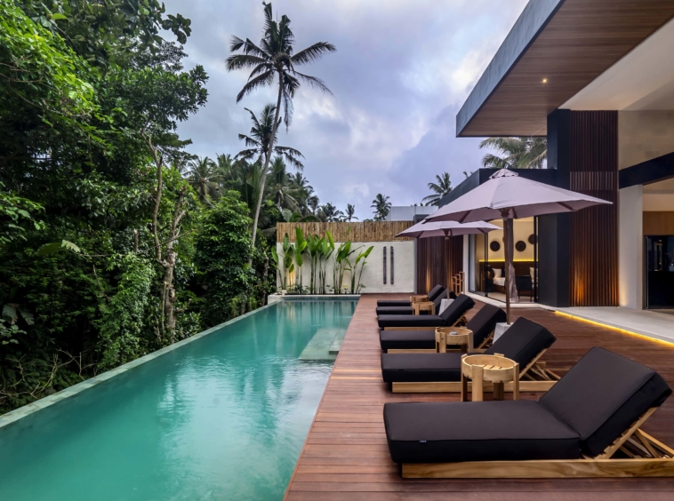 Pool with Sundeck Villa Bergembiralah Ubud Bali
