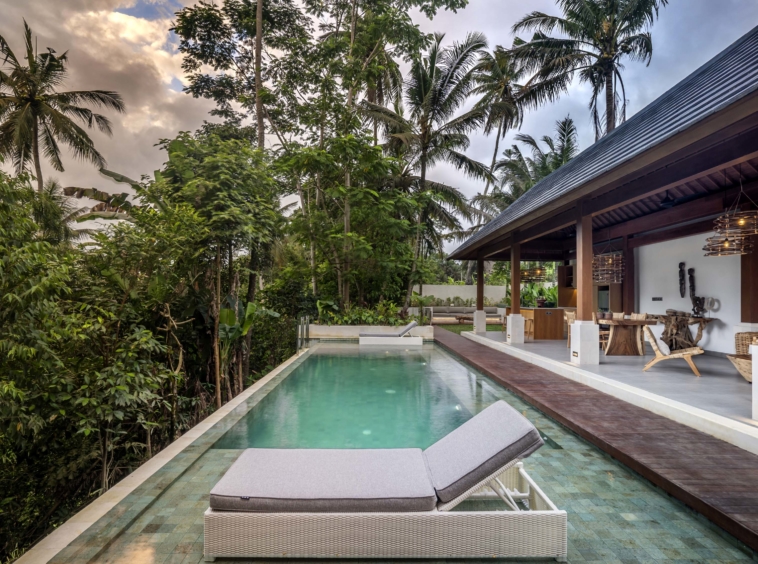 Pool with Sundeck Villa Delang Ubud