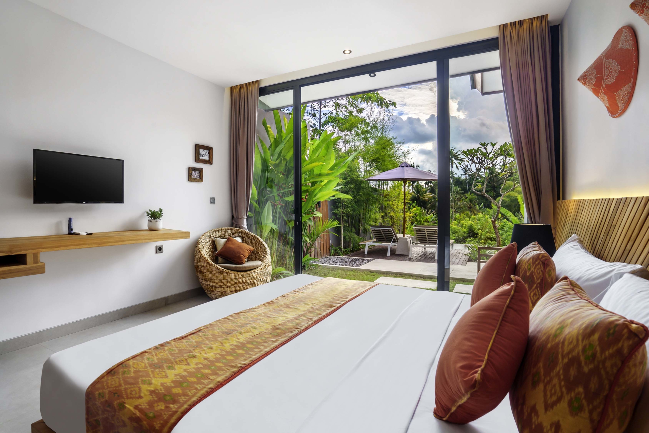 Double Bed Villa Naya Ubud Bali