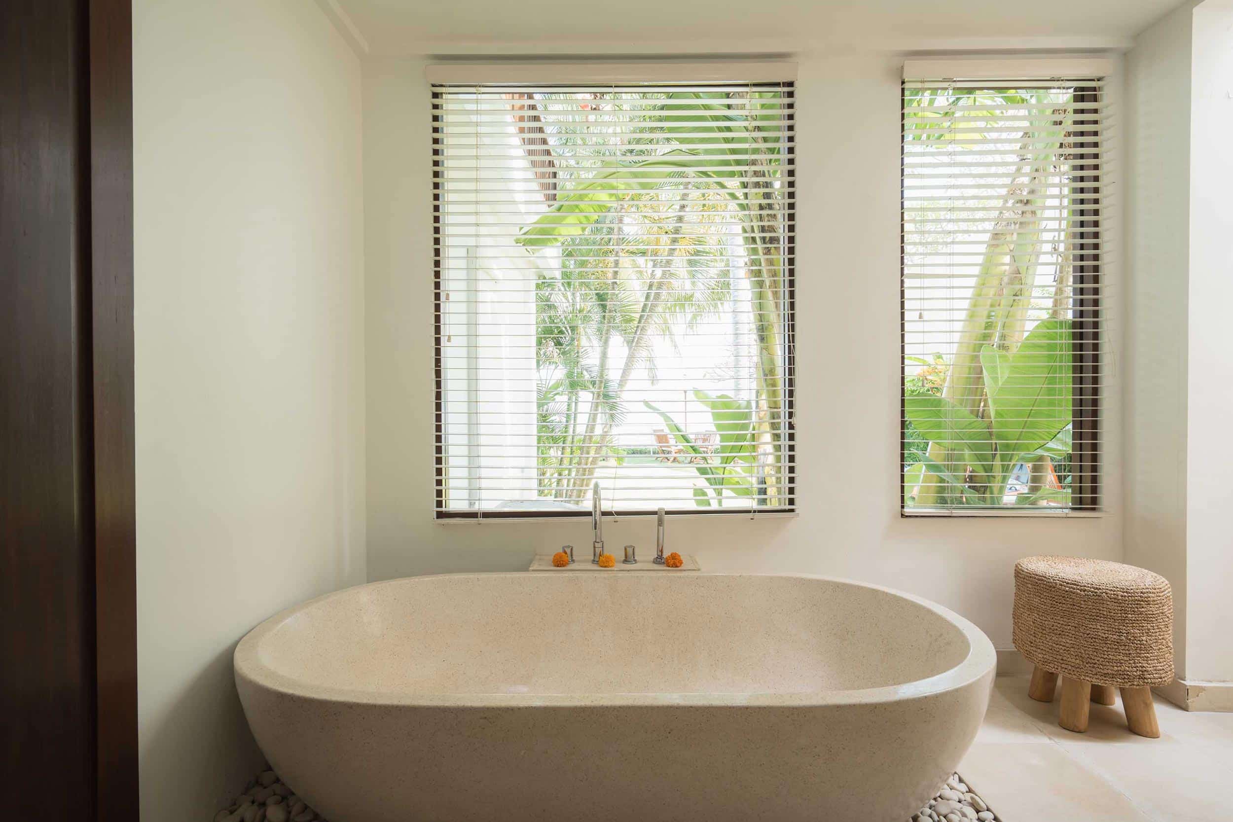 Candidasa Villa Blanca - Bathtub 1
