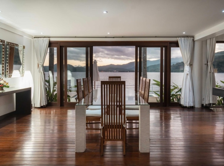 Candidasa Villa Blanca - Indoor Dining Area
