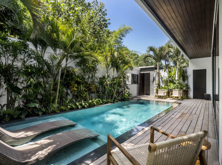 Pererenan villa private pool