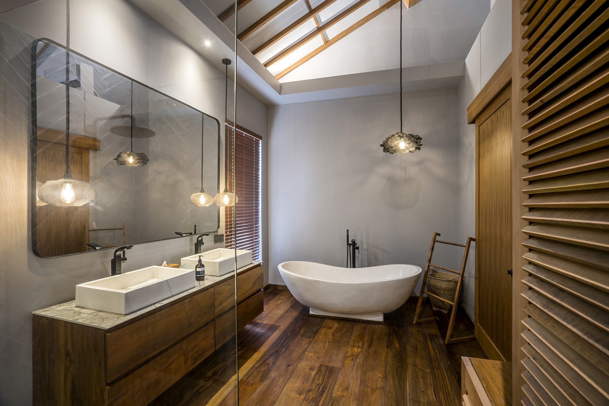 Pererenan villa Sessun bathroom