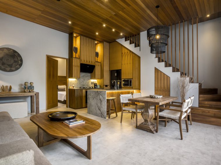 Private villa in Pererenan livingroom kitchen