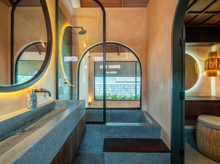 The Mystik Lofts Serenity- Bathtub