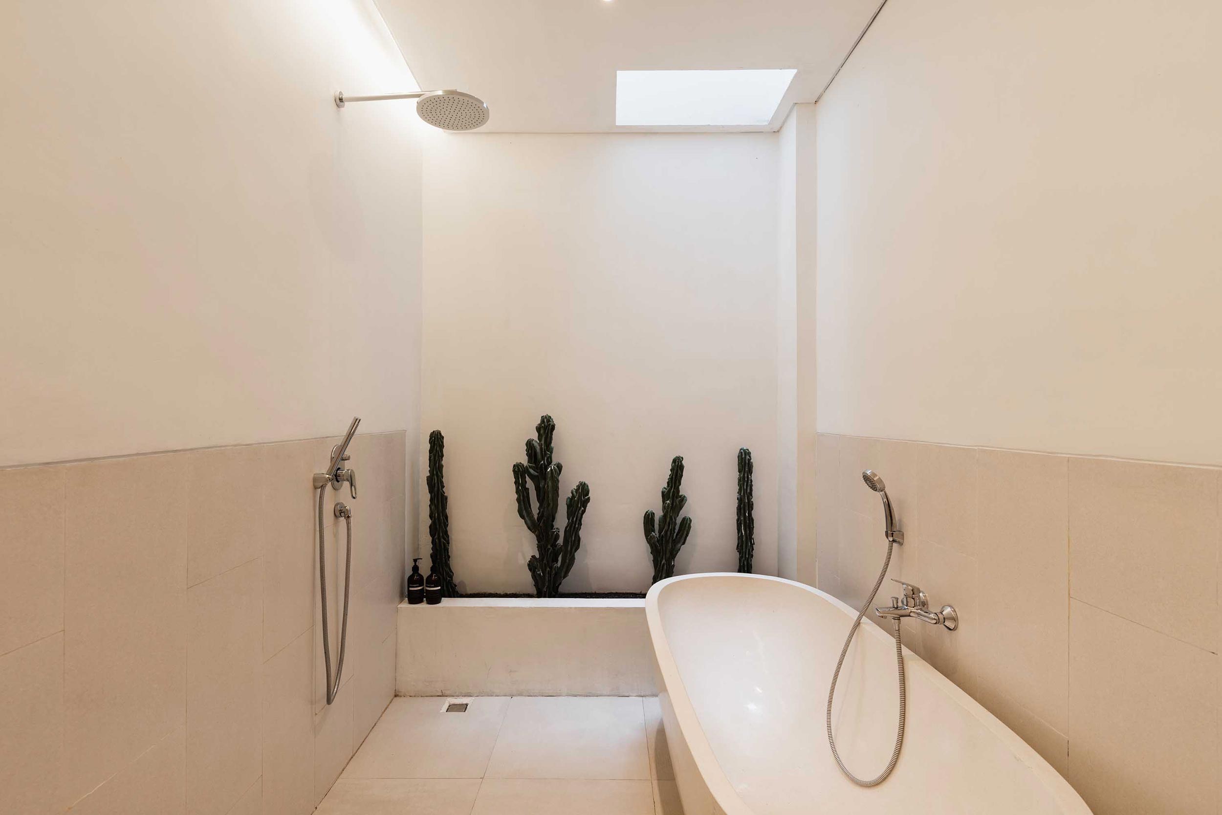Canggu Villa Kemala 5 - Bathtub
