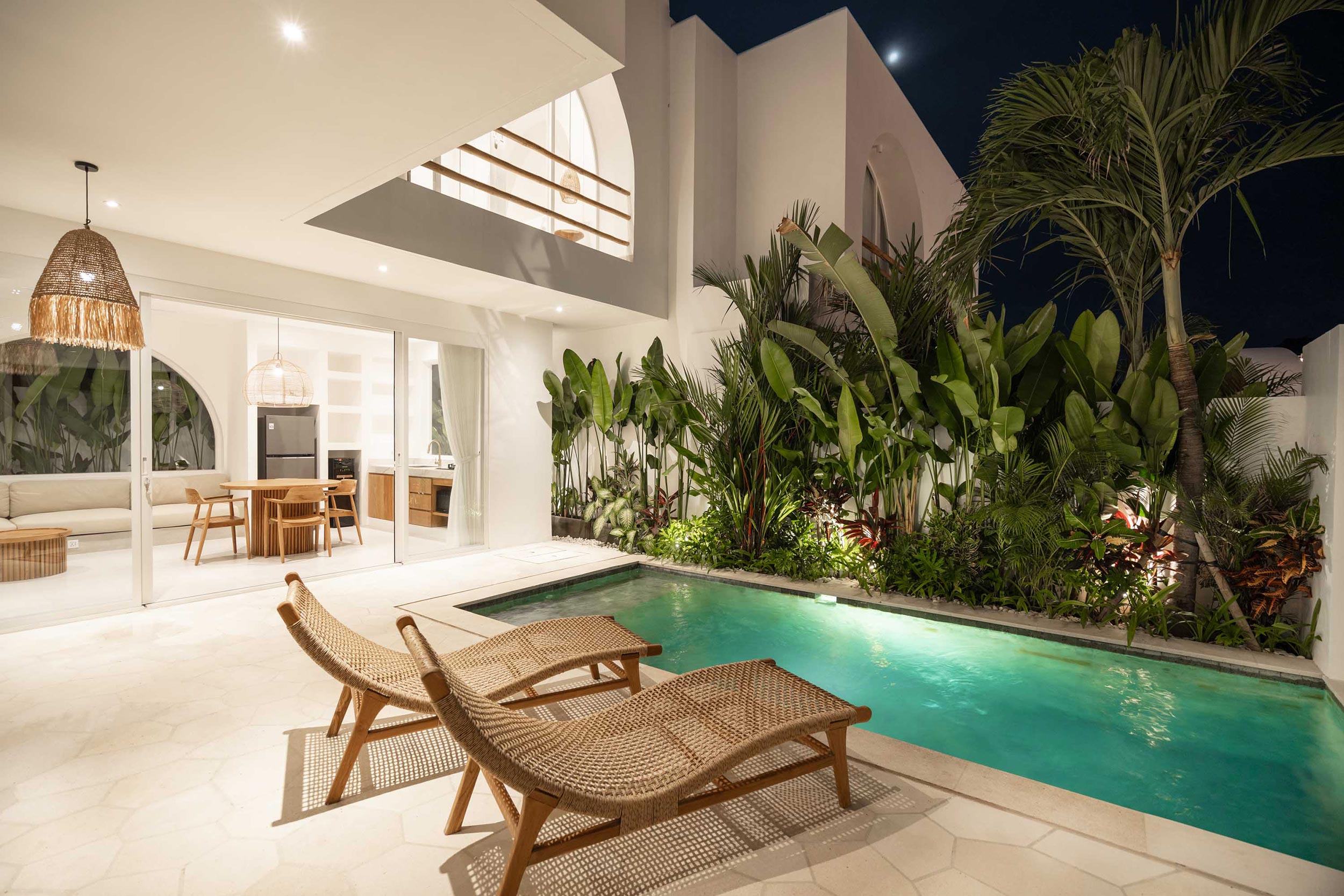 Bingin Villa Paraiso - Pool at Night