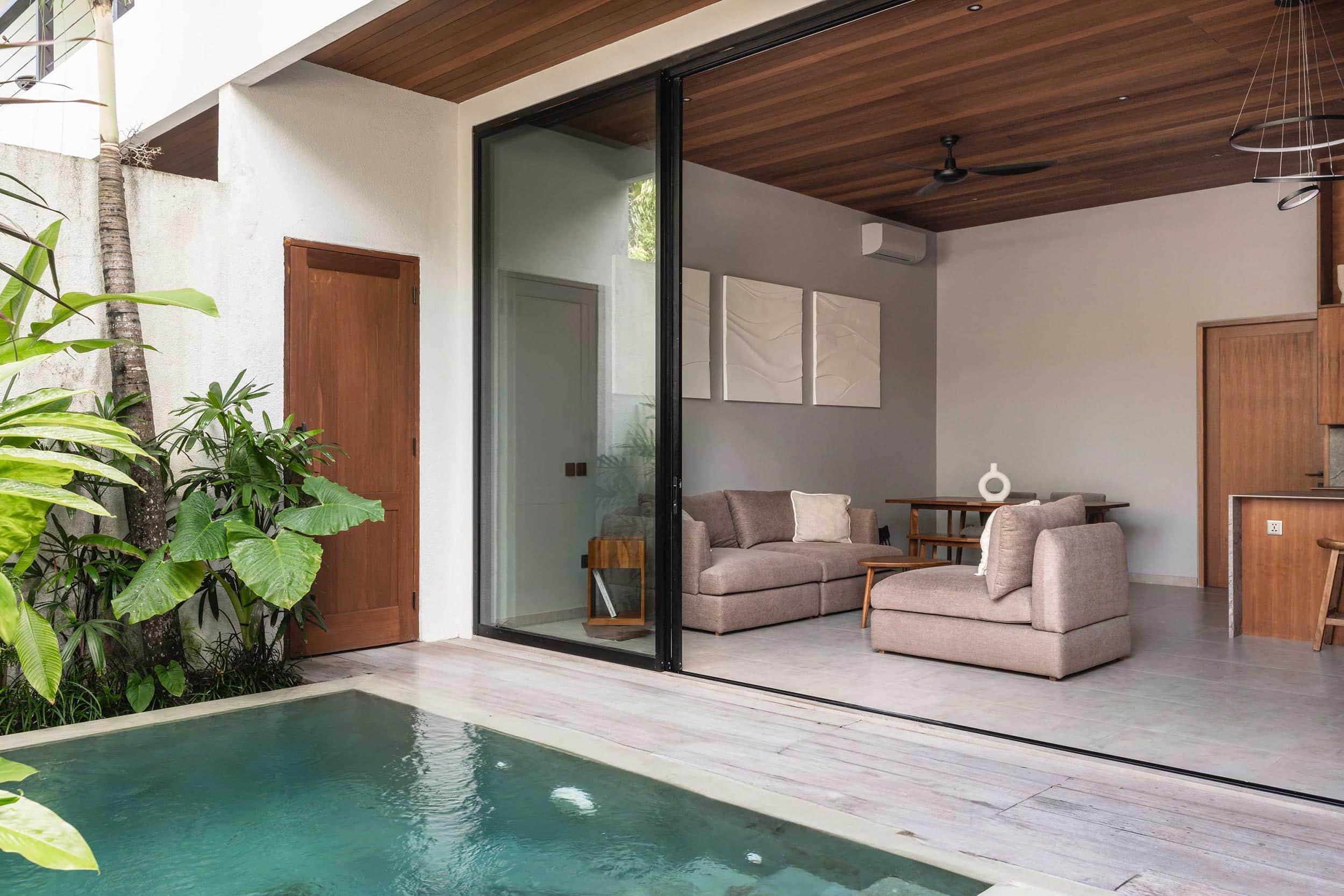 Luxury Villa Pererenan Umayam Sanctuary - Indoor Outdoor