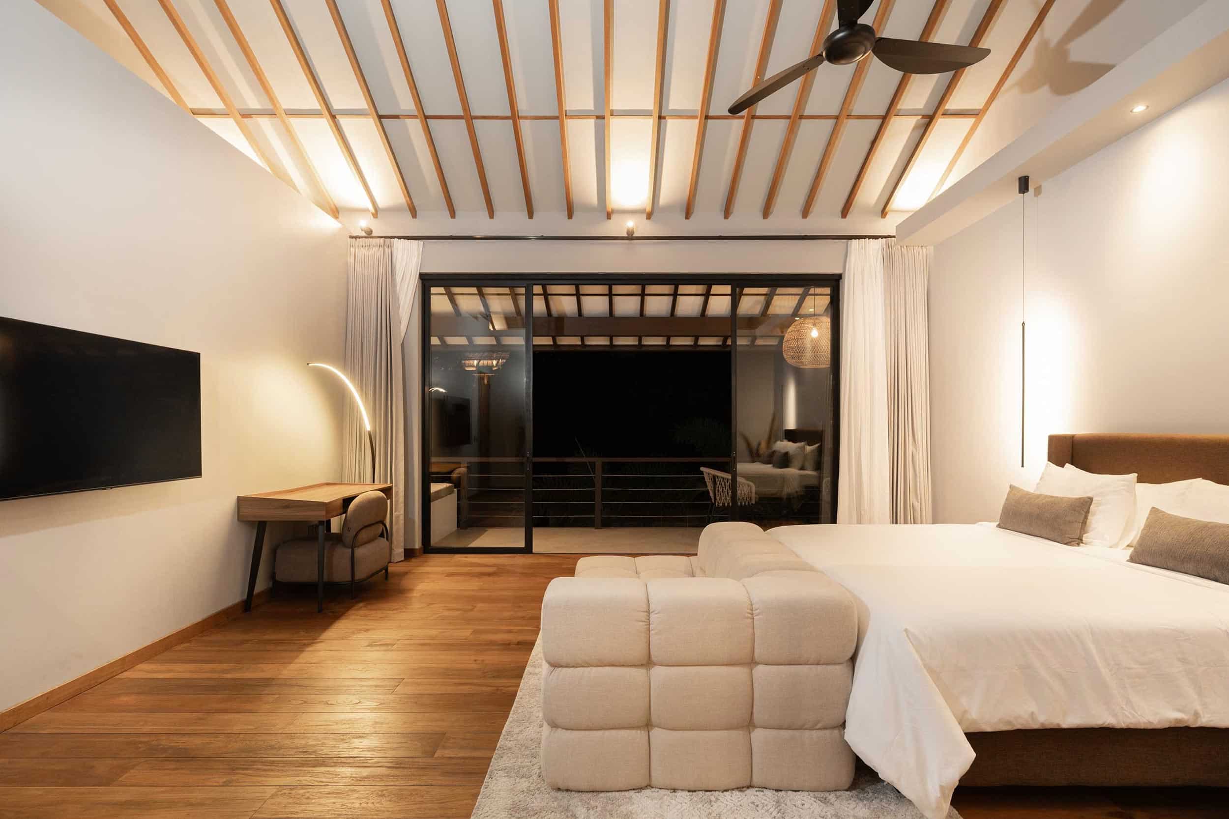 Luxury Villa Pererenan Umayam Sanctuary -Master Bedroom Night
