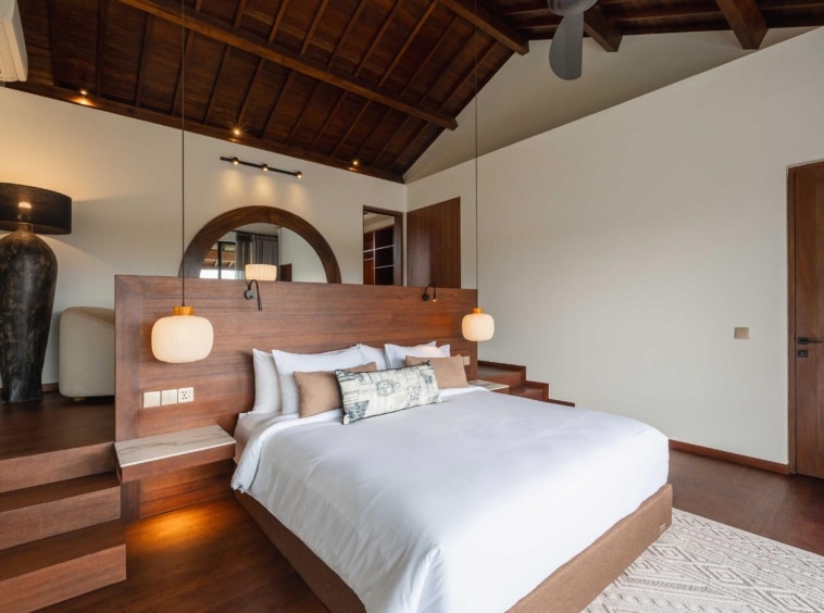 Canggu Villa Rocca Bella Loft - Bed (2)