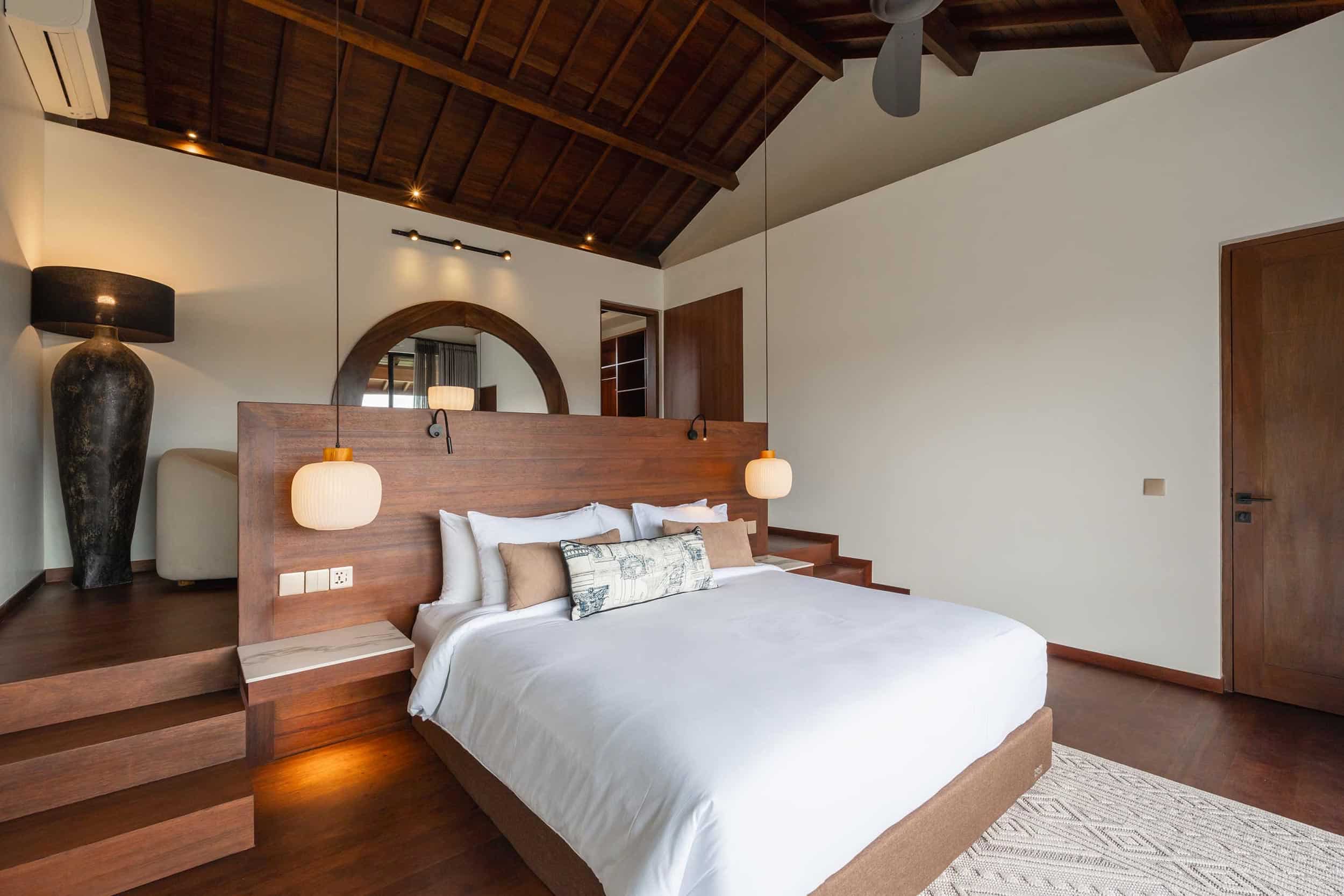 Canggu Villa Rocca Bella Loft - Bed (2)
