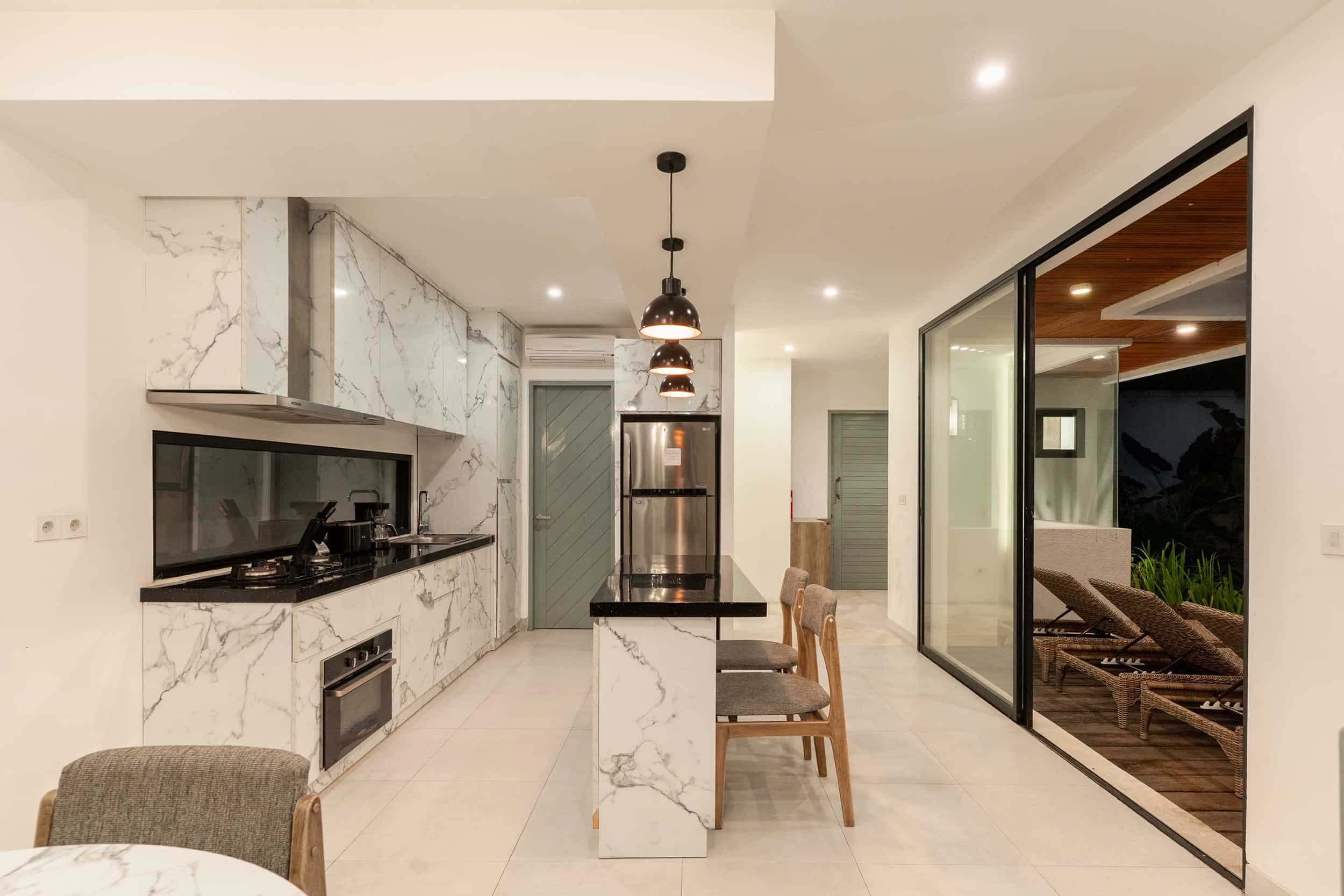 Berawa Villa Melasti 2 - Kitchen Night