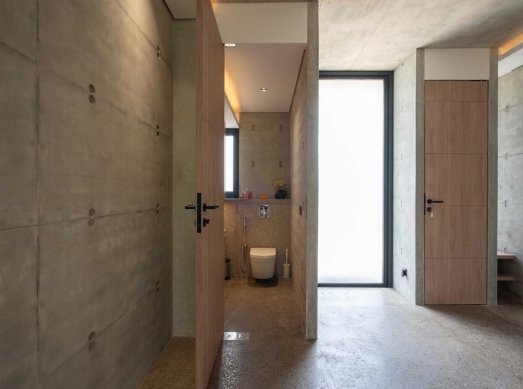 Berawa Villa Nakula 7 - Guest Bathroom