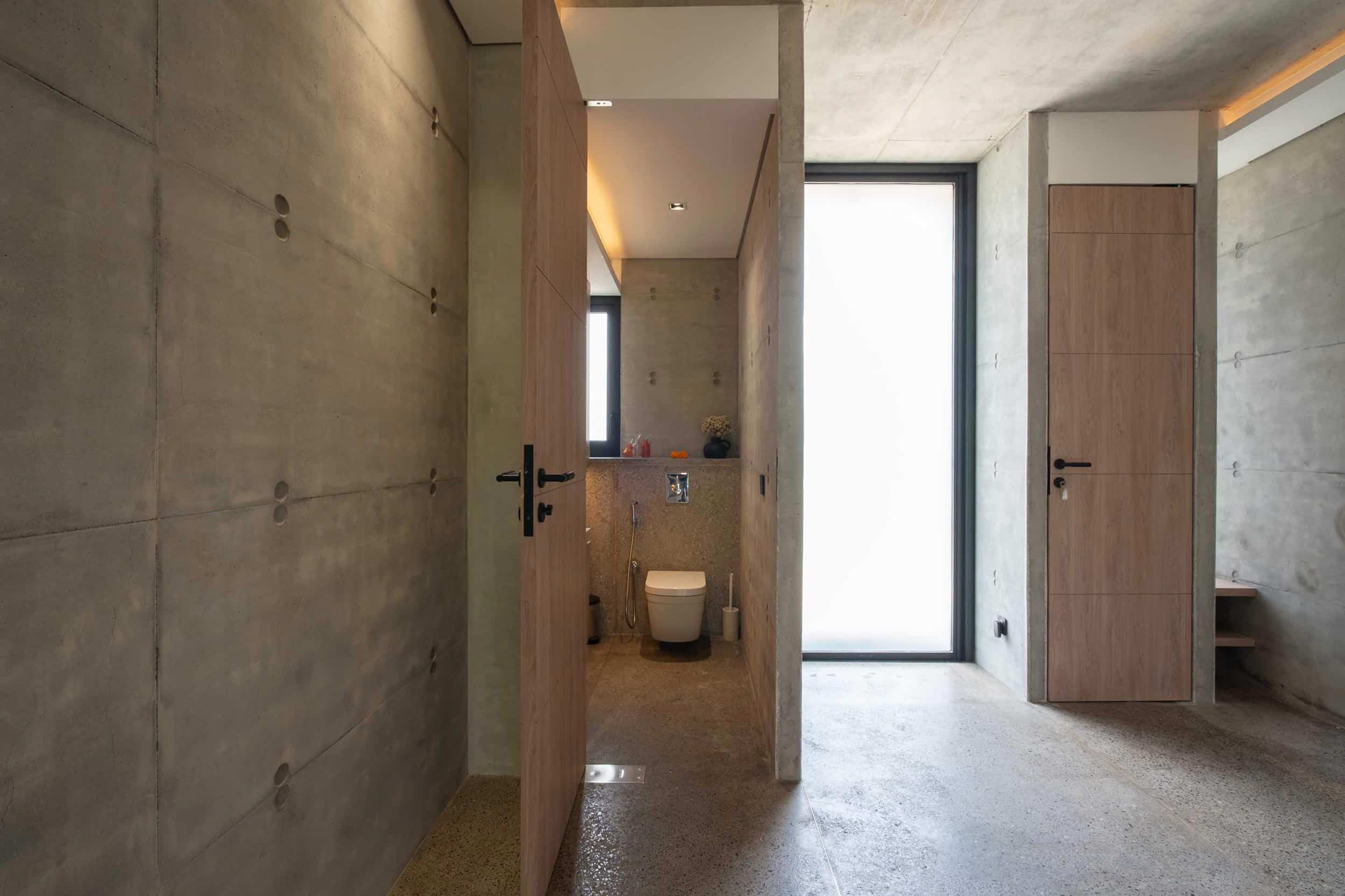 Berawa Villa Nakula 7 - Guest Bathroom