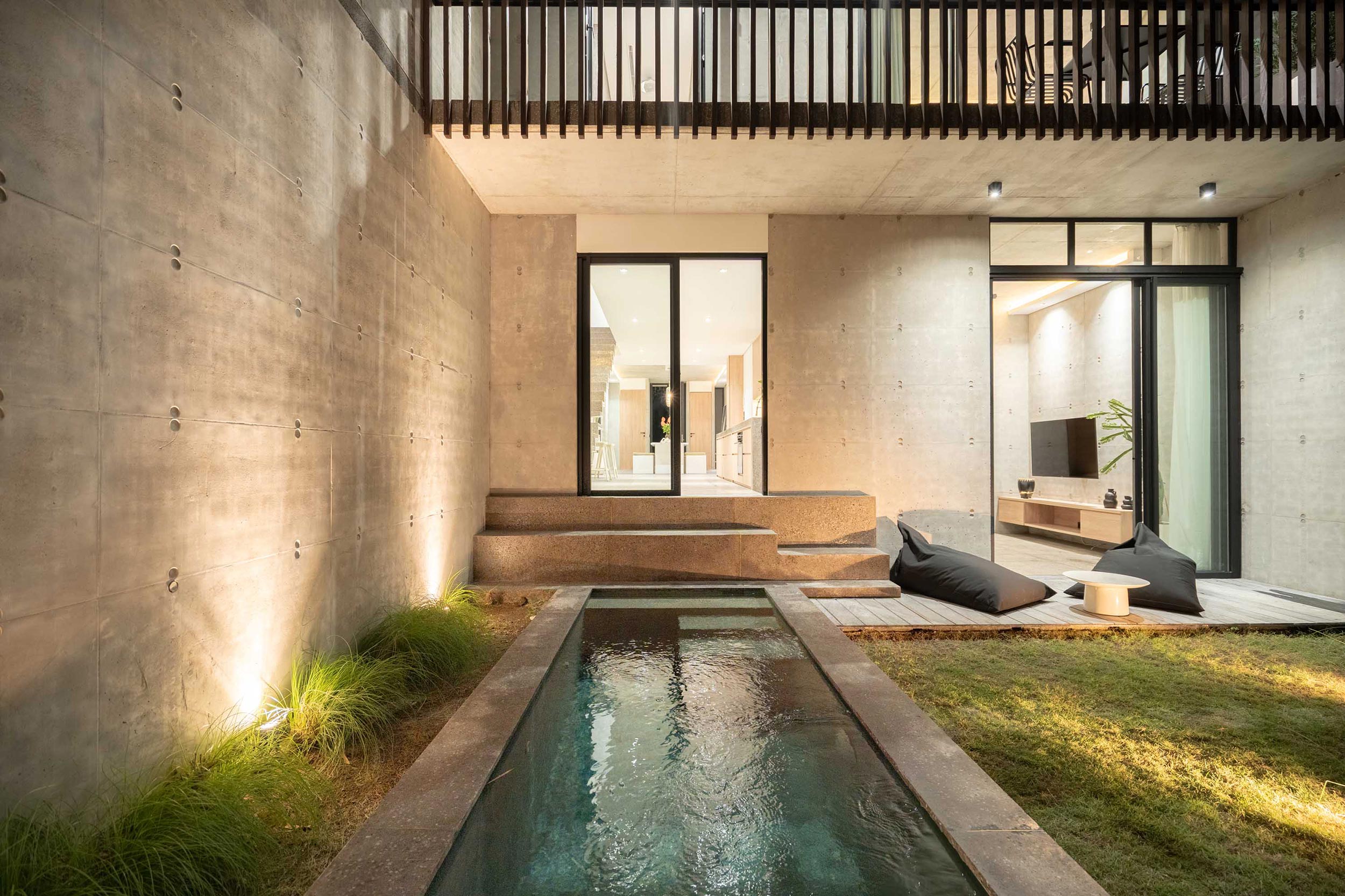 Berawa Villa Nakula 7 - Pool Night