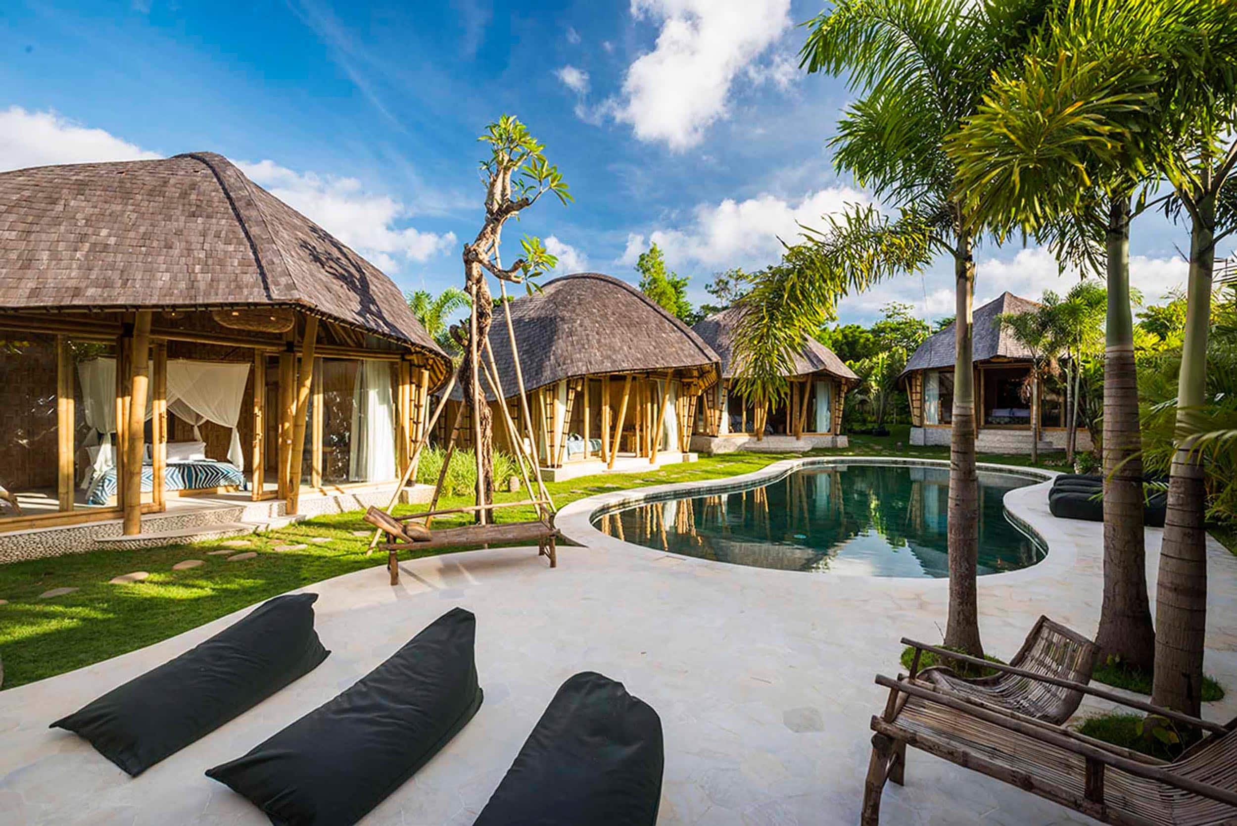 Uluwatu Villa Bily - Outdoor Seating Area Day